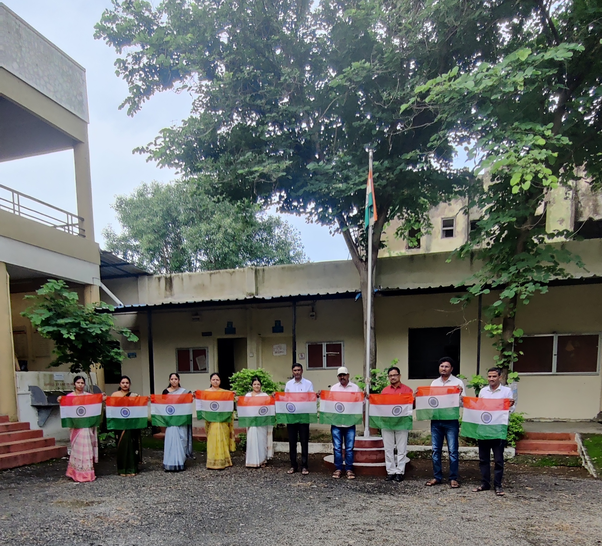 Har ghar tiranga ghar ghar tiranga amrut mahotsvi varsh